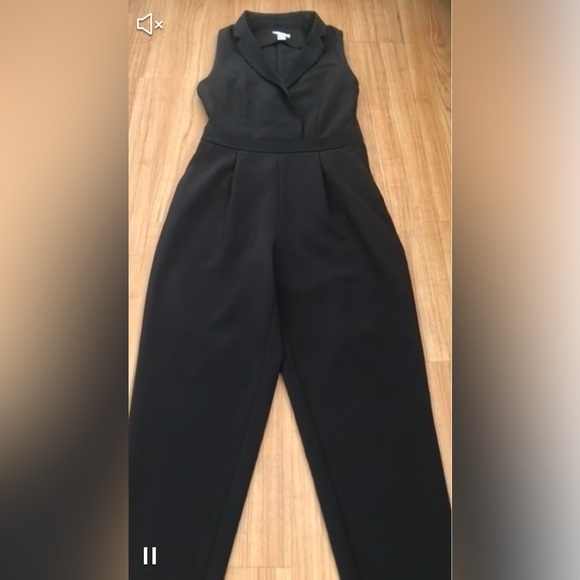 🌹 3 for $25 🛍️ H&M Black Sleeveless Tuxedo Jumpsuit - Picture 3 of 13